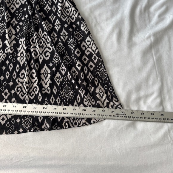 Old Navy Women's Babydoll Black Gray Tribal Print V-Neck Dress Size Medium Boho - Picture 12 of 13
